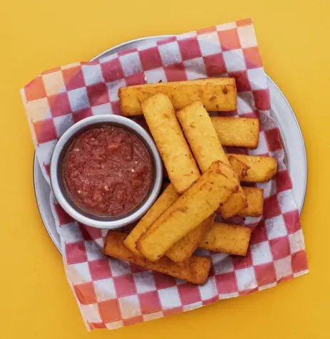 POLENTA FRITA CON TOMATE