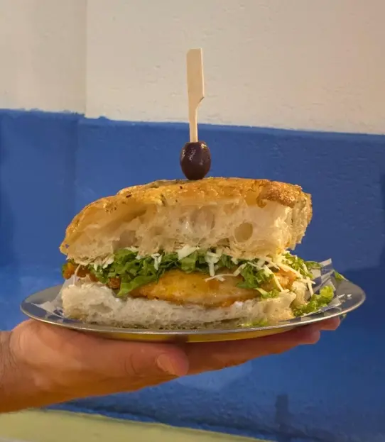 SÁNDWICH DE MILANESA DE POLLO
