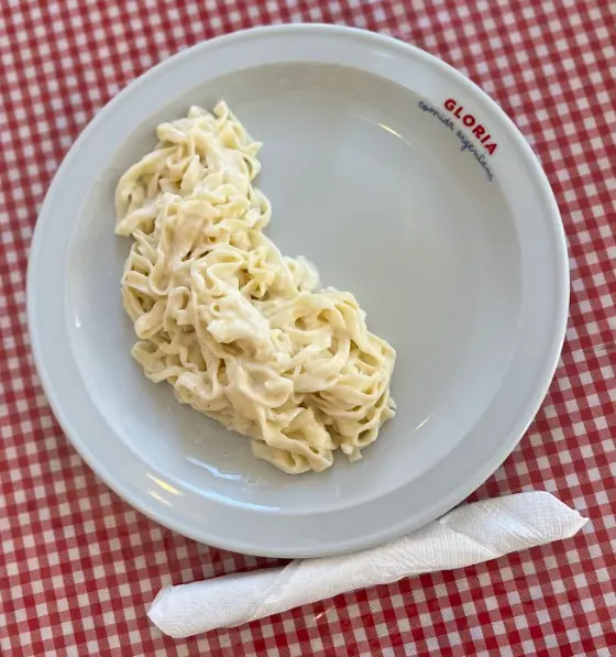 GUARNICIÓN DE TALLARINES CON CREMA Y QUESO