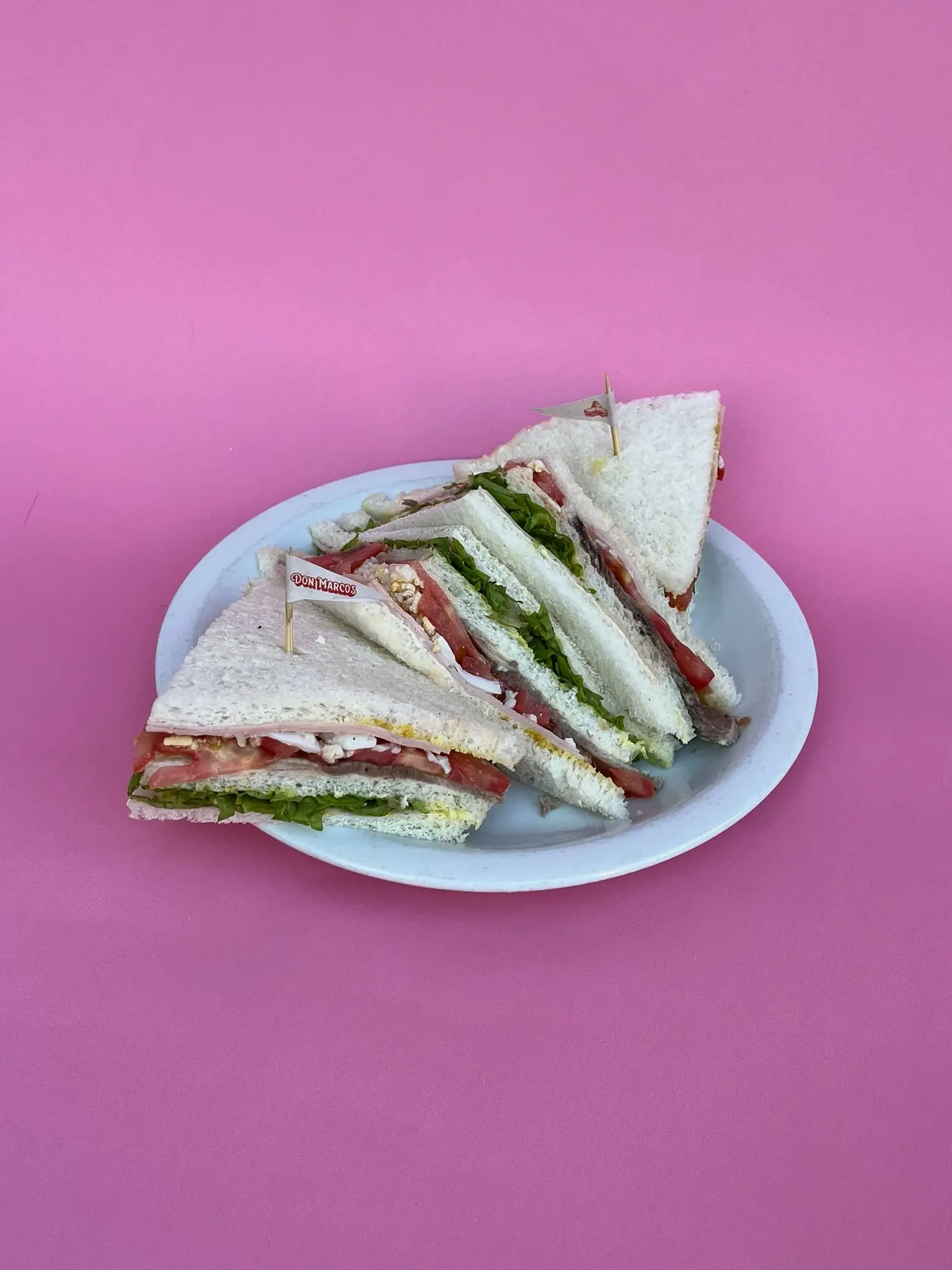 Sandwich Triple de lengua