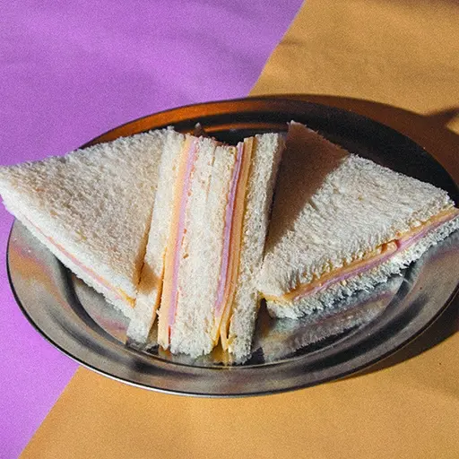 Sándwich mixto de jamón cocido y queso