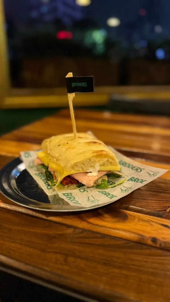 Sandwich frío de Mortadela