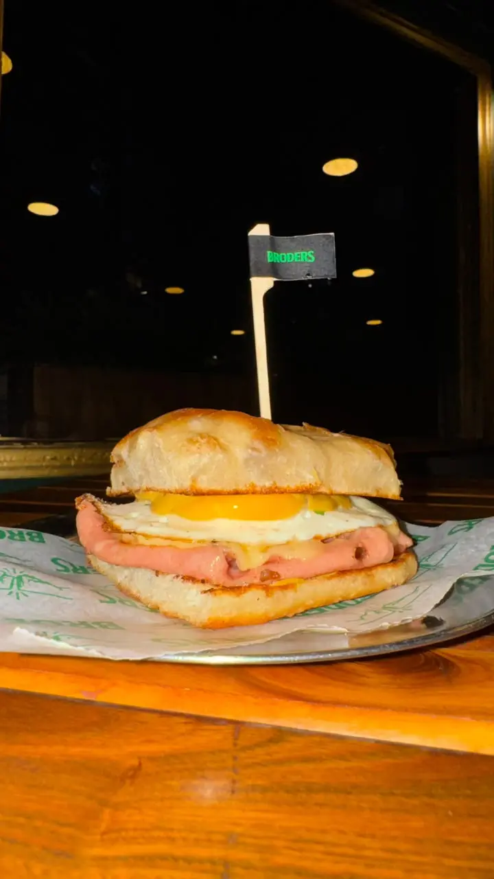 Sandwich caliente de Mortadela