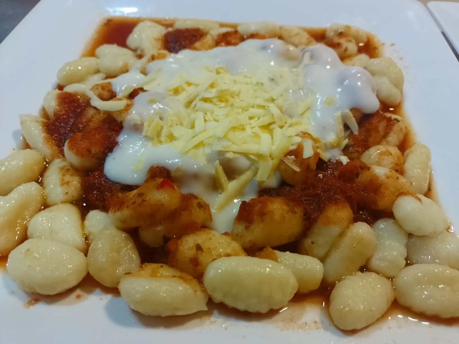 ñoquis con boloñesa