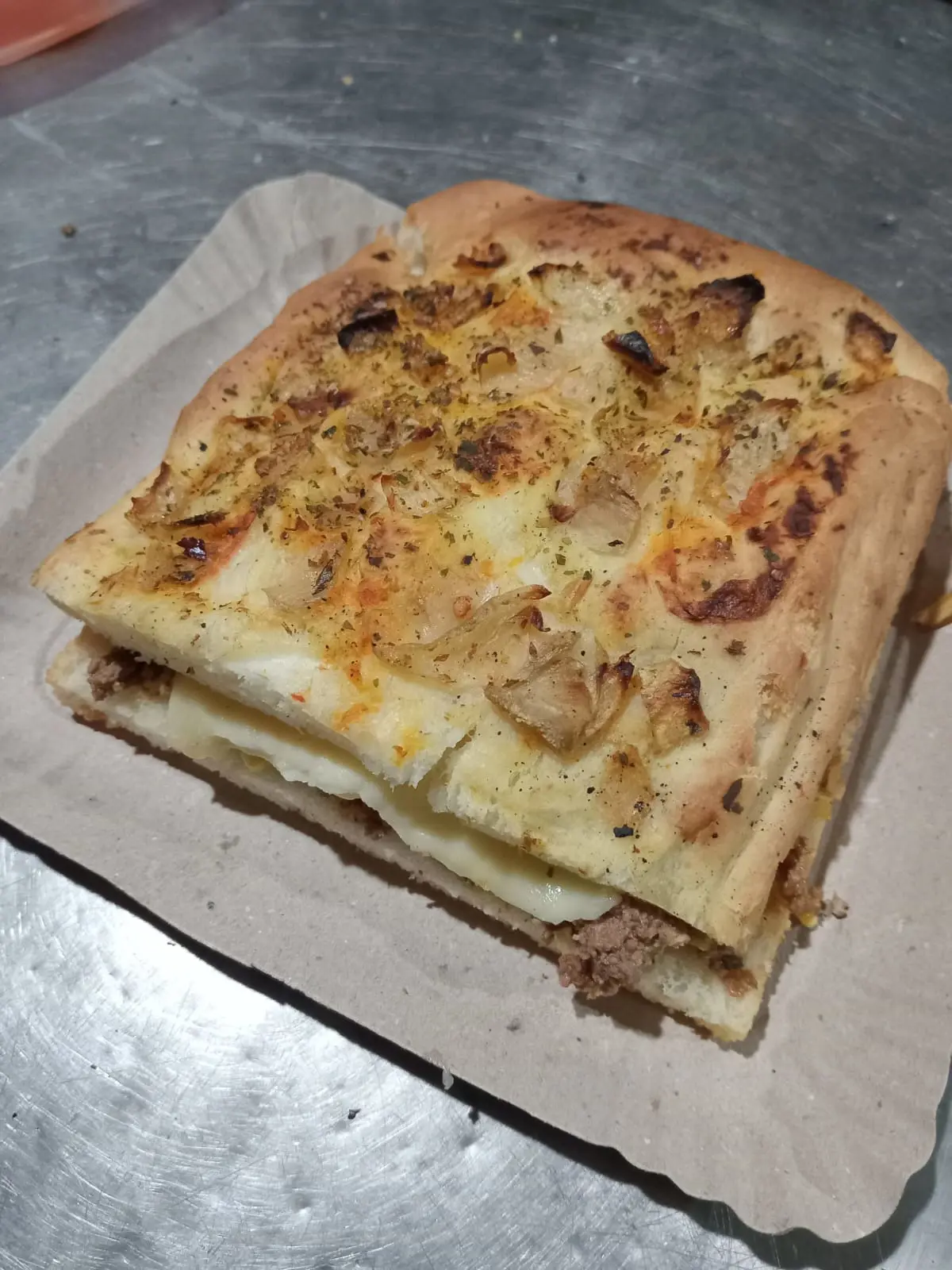 fugazza de carne y queso
